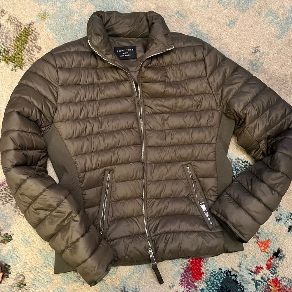 Love Tree size medium olive color. Used jacket